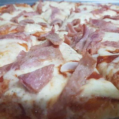​Artisanal Ham &amp; Gouda Cheese Pizza (30 cm)