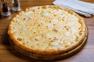 Pizza de queso Gouda