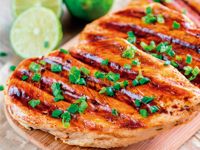 Grilled Chicken Breast with Onion Sauce