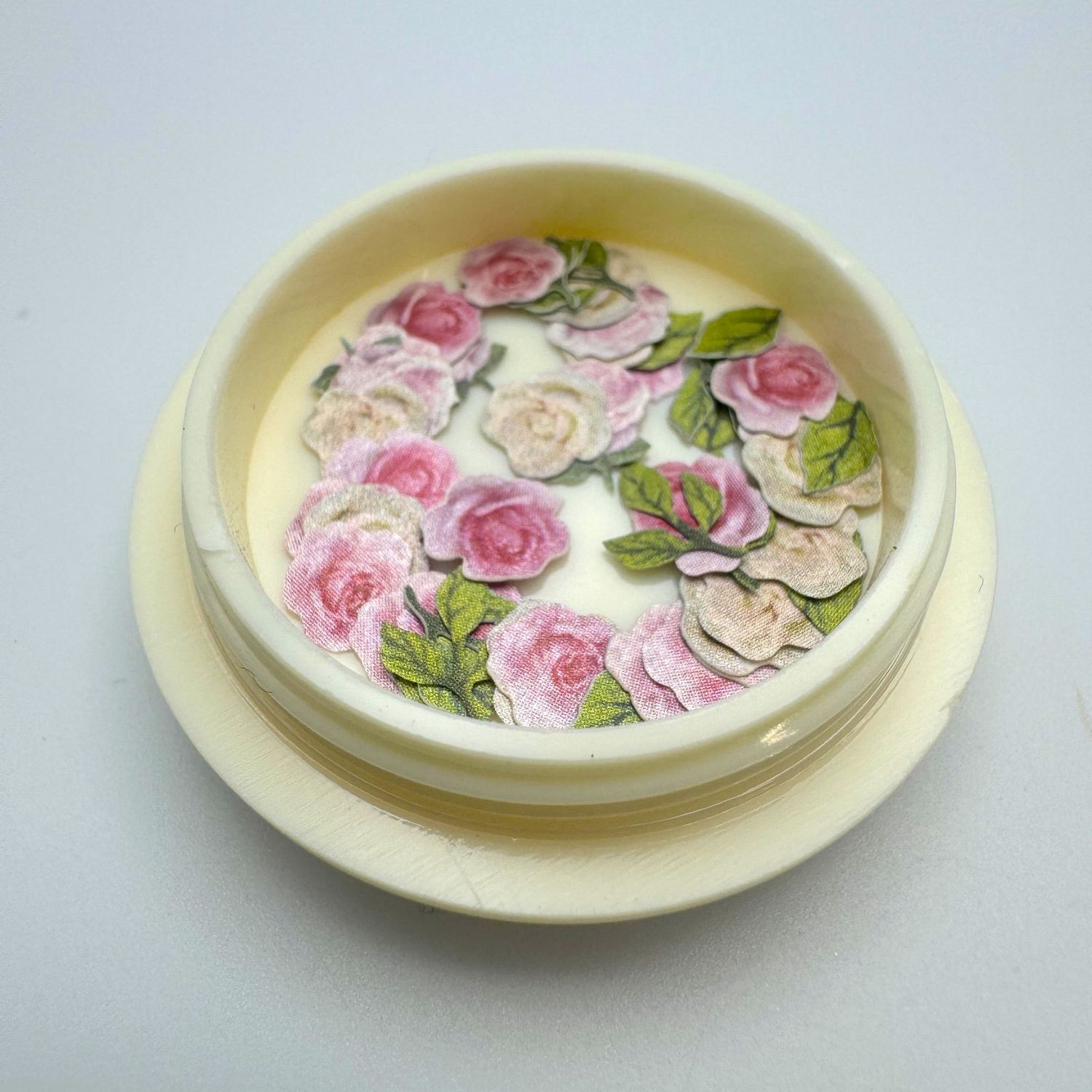 Paper nail charms, Variation Name: Pink roses