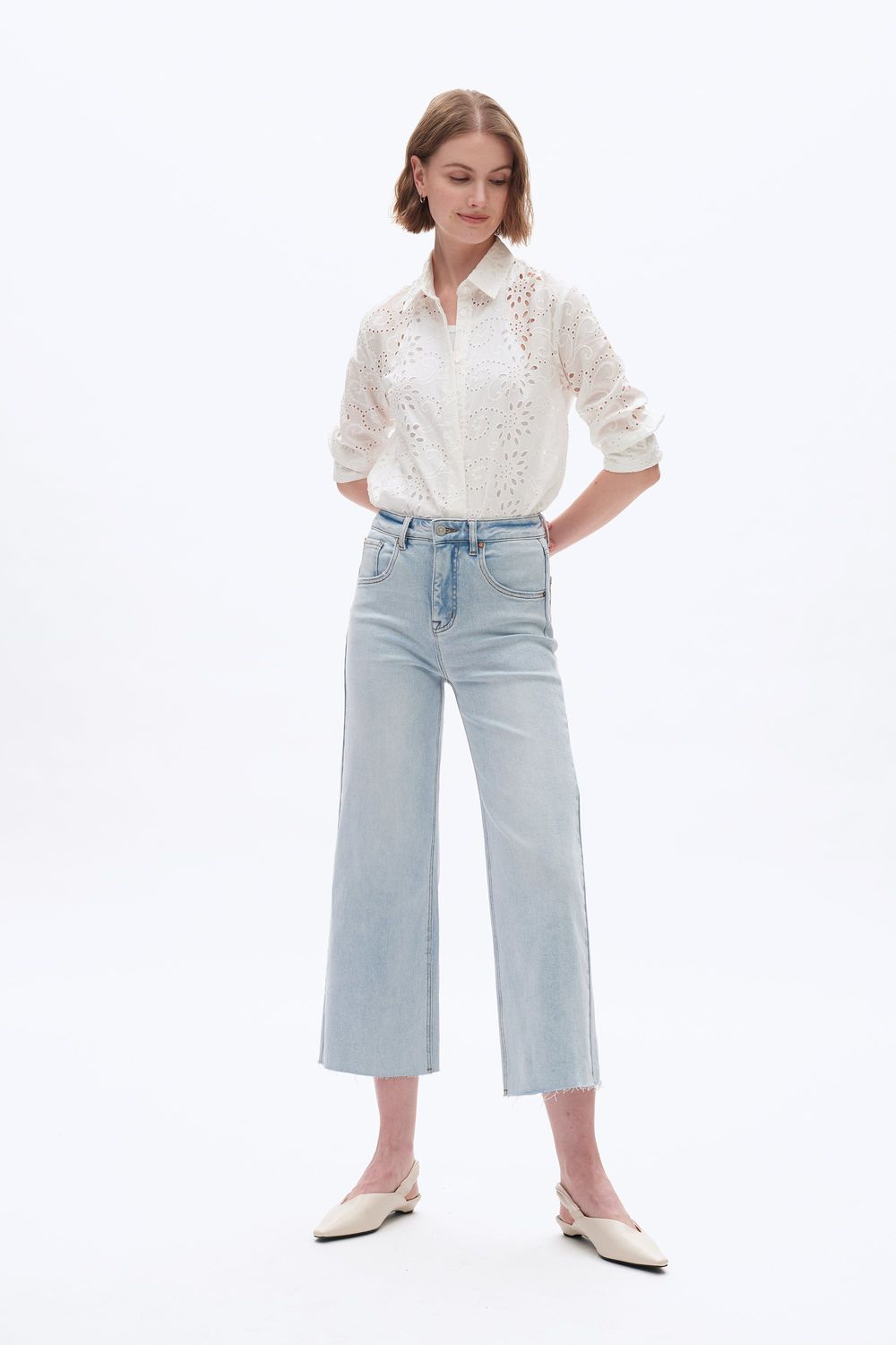 High Rise Wide Leg w/ Raw Hem Crop Jeans | BAYEAS