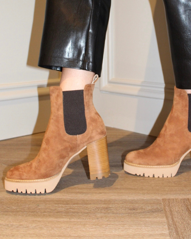 Art. F209T Camoscio Brandy Suede Tan Booties