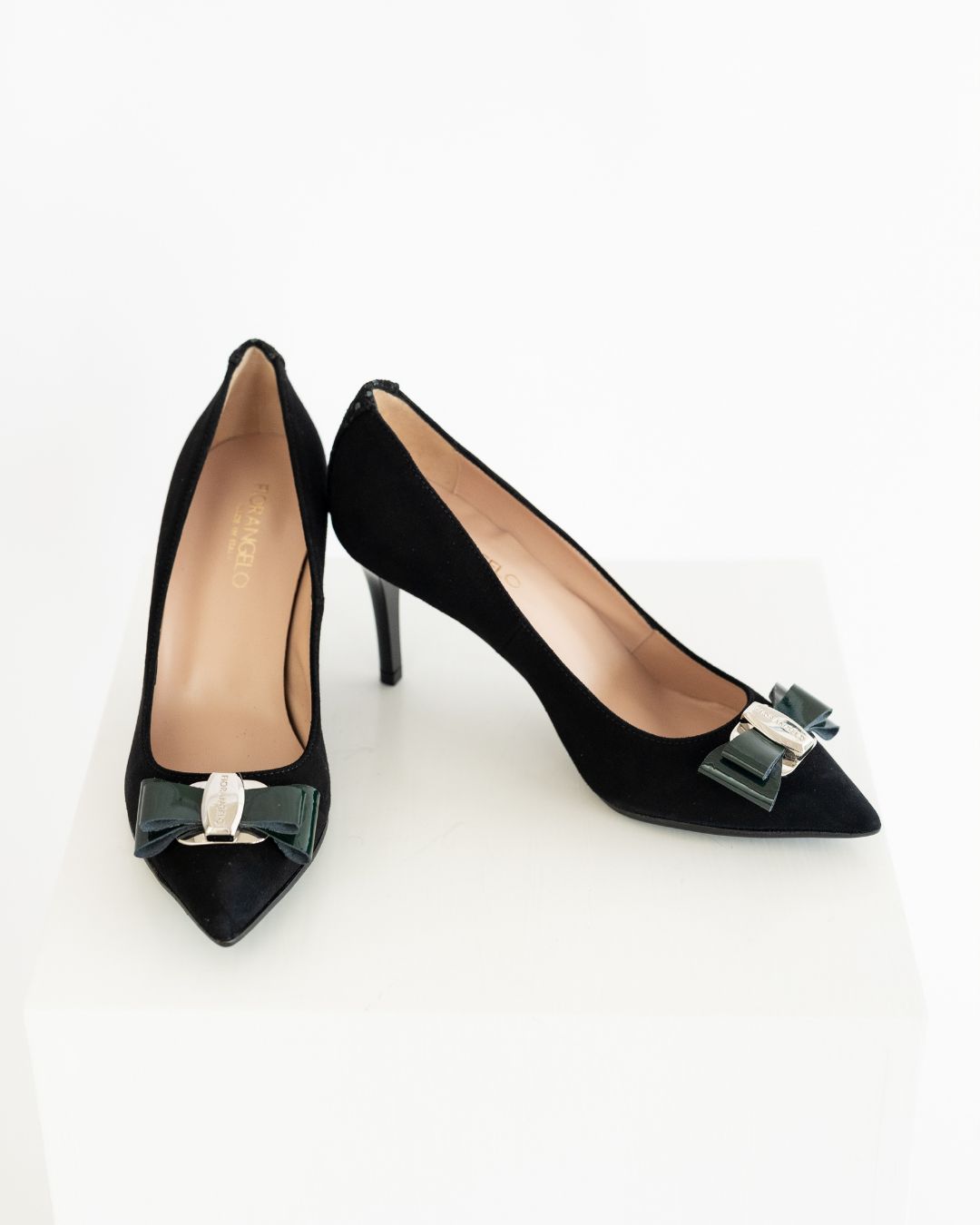 Camoscio Nero with Verde Bow