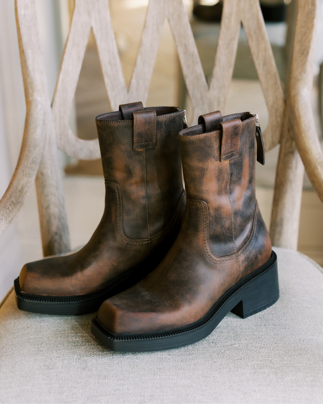 Saddle Biscuit Brown Boot