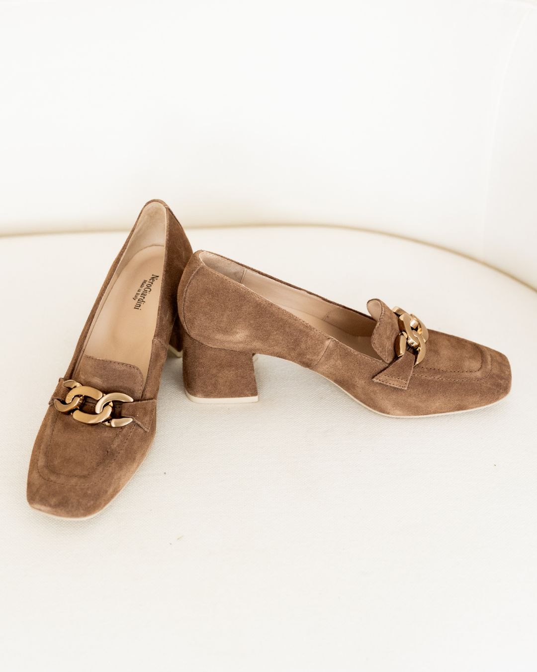 Velour Tan Pump I410940D