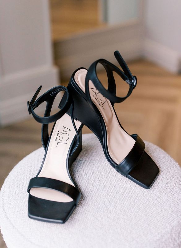 Mimi Sandal Nero Wedge