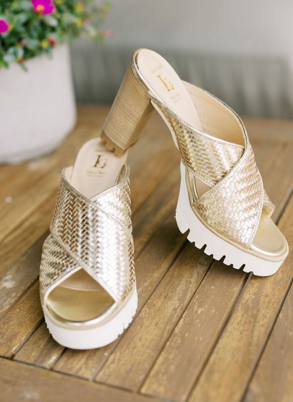 Platino Metallic Criss Cross Heel K524S