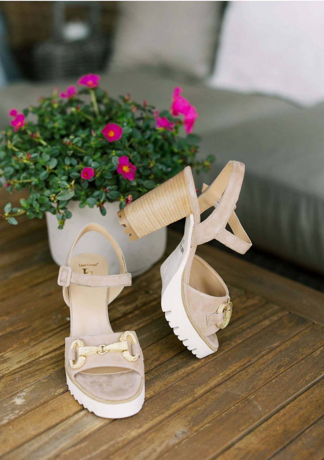 Open Toe Biscuit Heel W/ Gold Buckle H916S