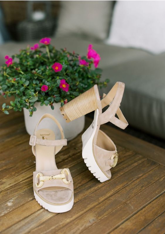 Open Toe Biscuit Heel W/ Gold Buckle H916S