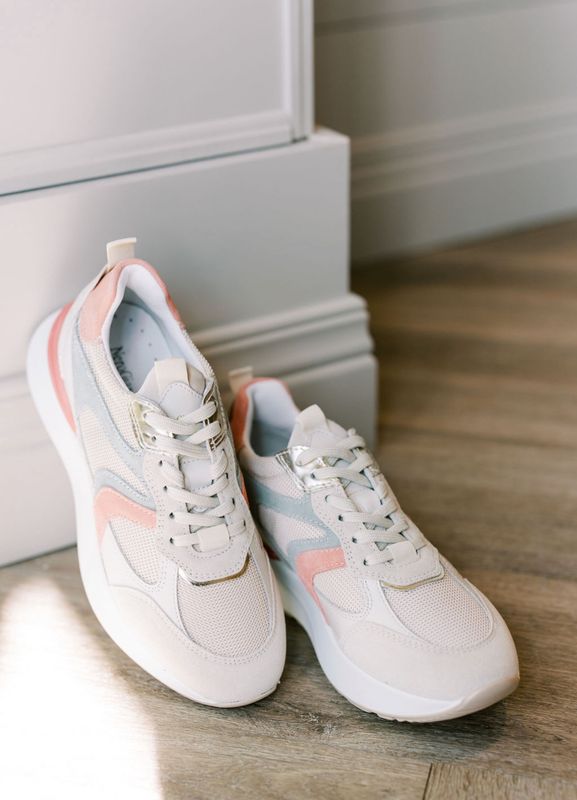 Velour Yogurt/Poppy Blue/Pink Sneaker