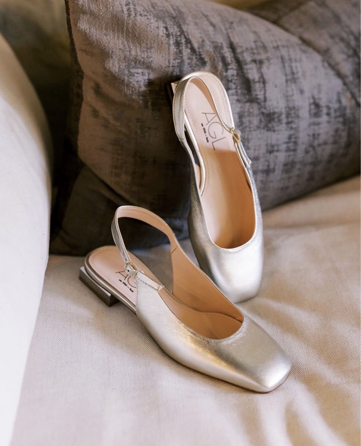 Sandy Gold Metallic Block Flat