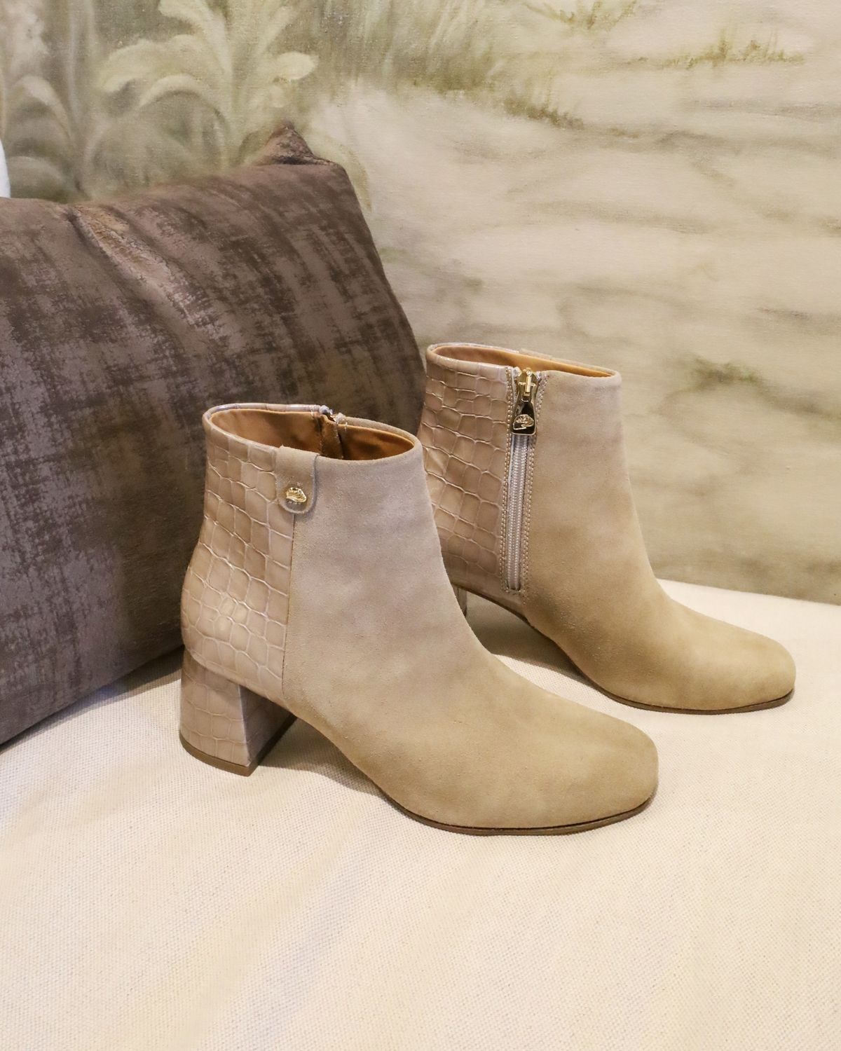 Taupe Velour Sabbia Bootie F9177