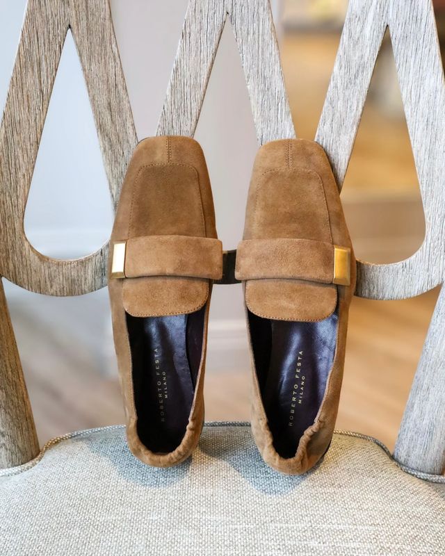Alisa Camoscio Suede buckle loafer