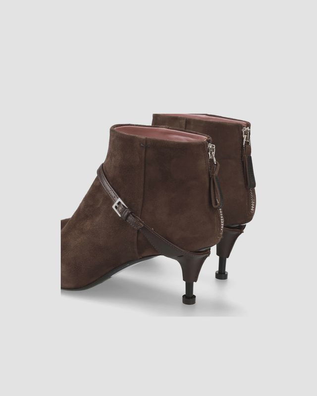 Low Ankle Chocolate Pointed Toe Bootie M7242