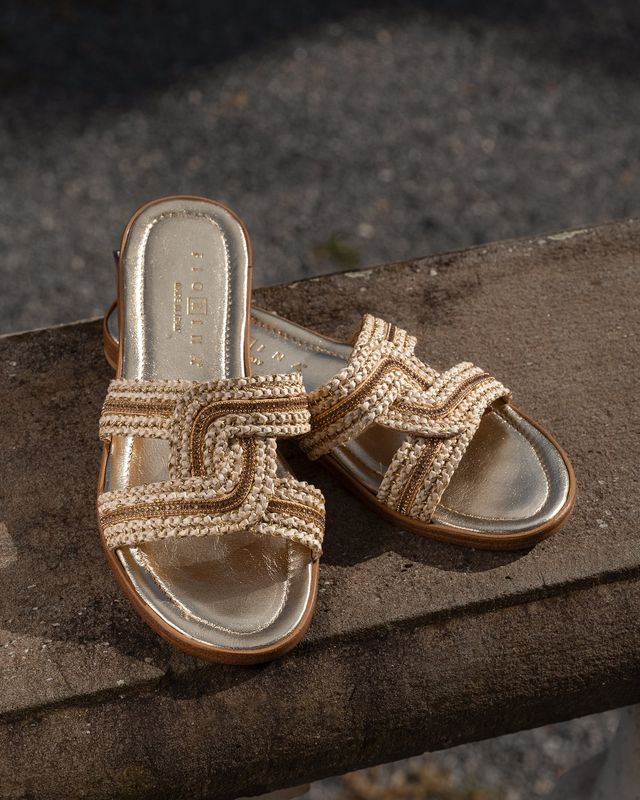 Jess Oro Crema Crossed Slide