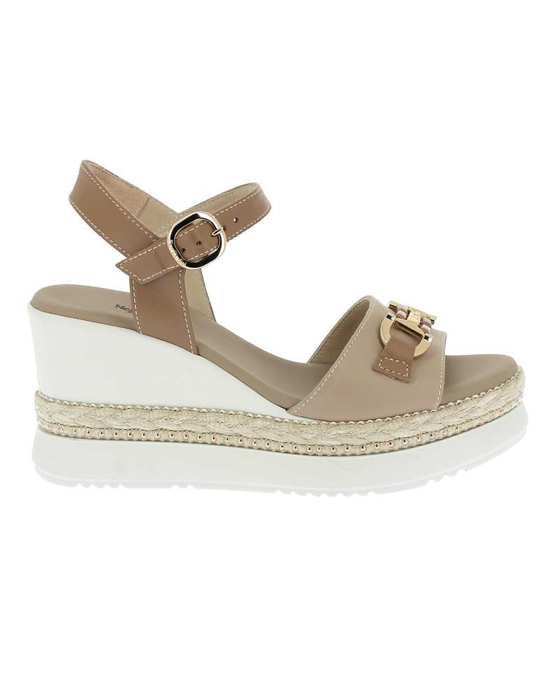 Tan/White Rope Trim Wedge