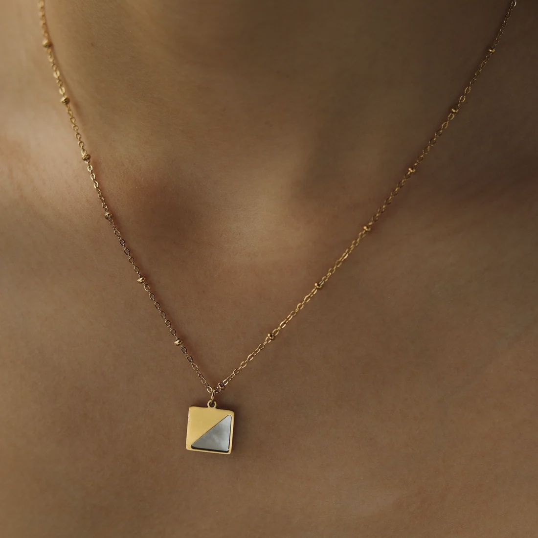 Elu Necklace