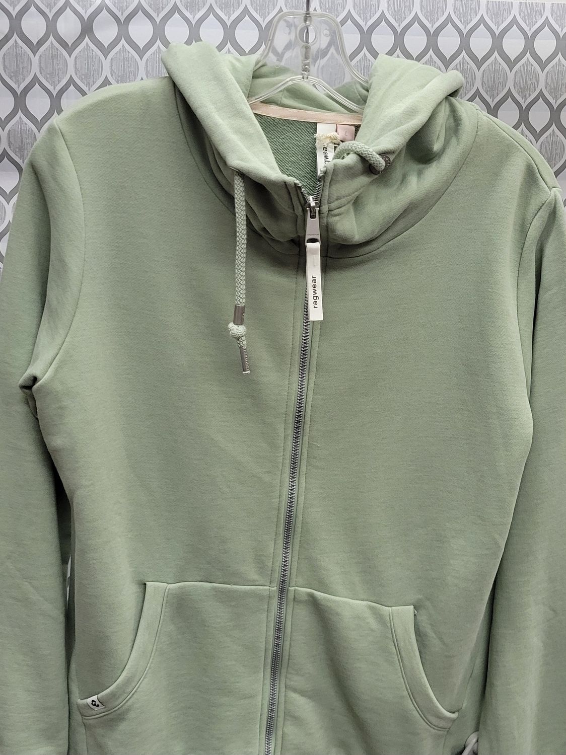 Neskia Zip Hoodie