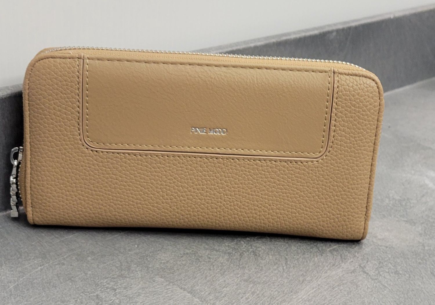 Mae Zip Wallet