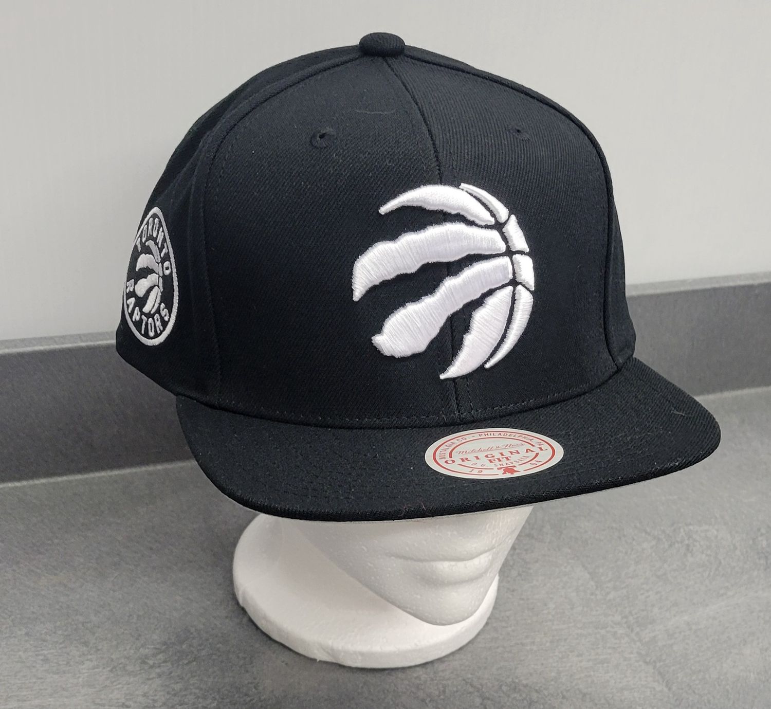 NBA Raptors Black-Black Hat