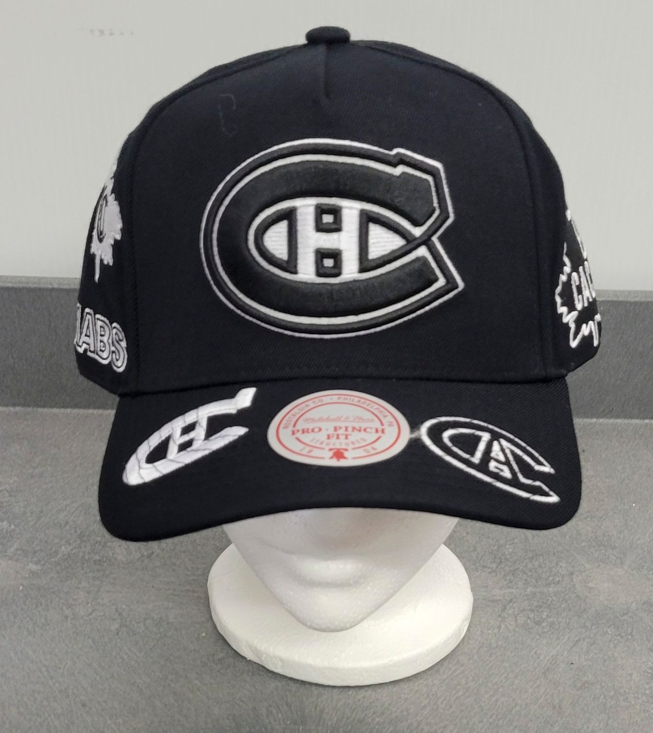 NHL Canadians Moon Hat