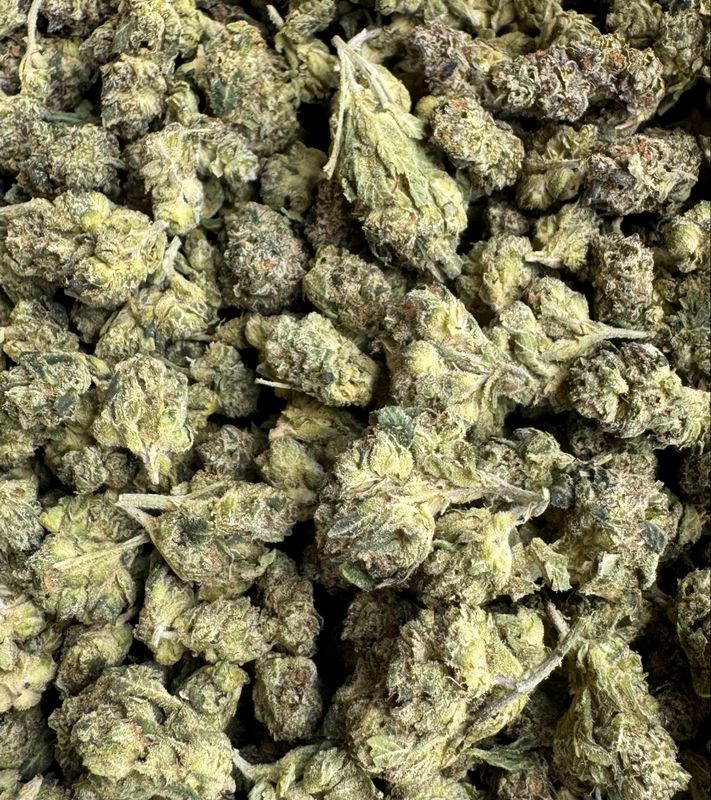 Flower: LA Pop Rocks (minis) THC: 21% 1 Ounce HYBRID