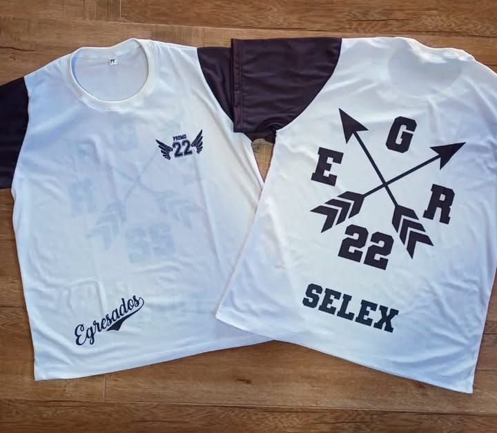 Remeras blancas realizadas en tela set de poliéster sublimadas