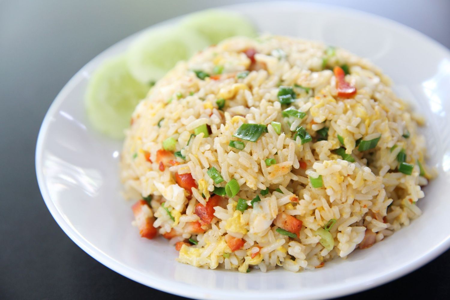 R10 Riz cantonnais : porc laqué, poulet,  crevette, canard laqué