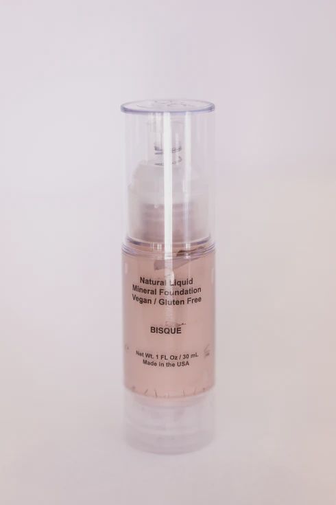 BYC Liquid Foundation, Color: Bisque