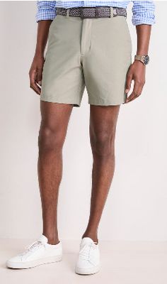 Vineyard Vines 7" On-The-Go Short in Khaki