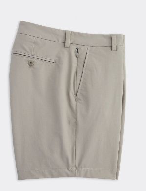 Vineyard Vines 7" On-The-Go Short in Khaki