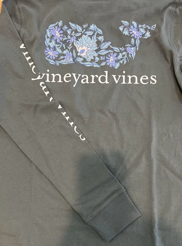 Vineyard Vines Long Sleeved Flowered Whale Pocket Tee in Balsam