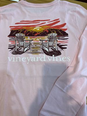 Vineyard Vines Long-Sleeved Beach Scene Tee in Flamingo