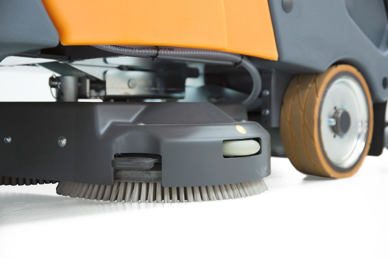 Taski swingo XP-R Kit 30 in. Ride On Auto Scrubber D6132987