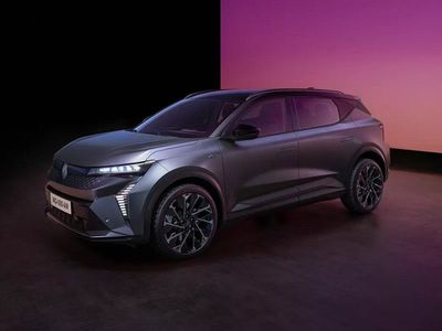 Renault Scénic de couleur grise