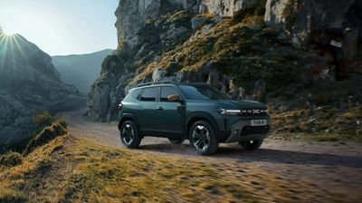 Un Dacia Duster sur une route