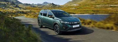 Dacia Jogger sur une route
