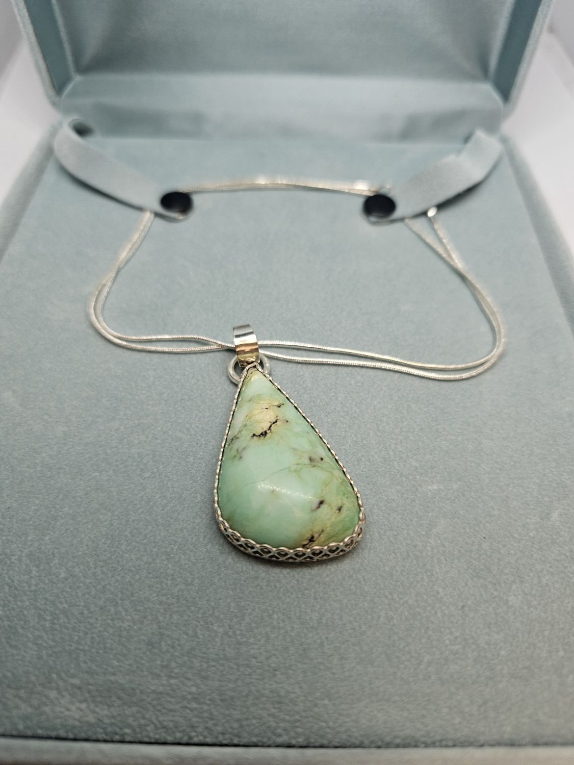 variscite pale set in silver pendant