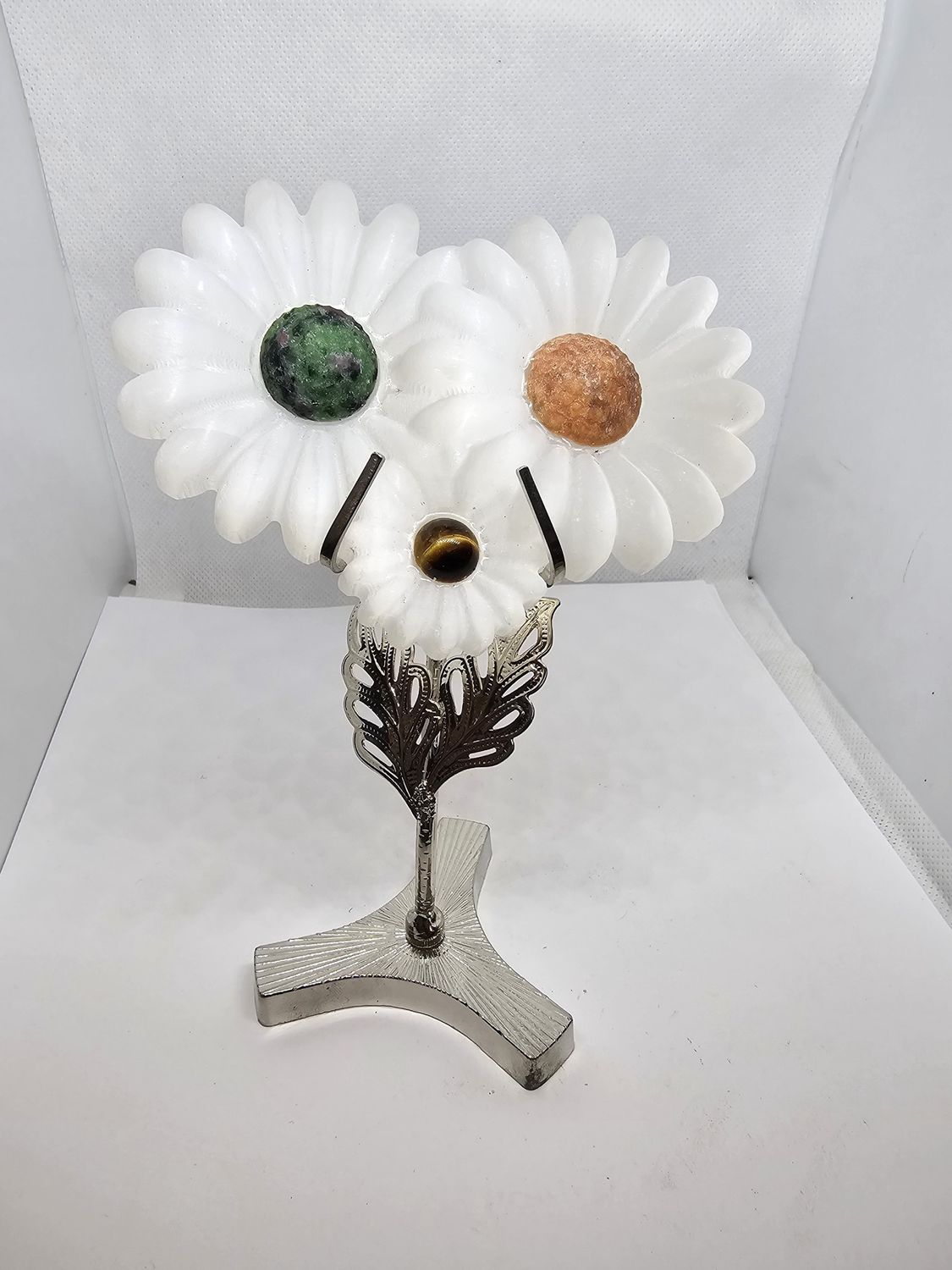 selenite flower w/minerals