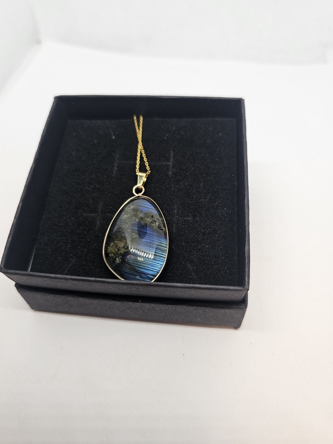 labradorite pendant in gold