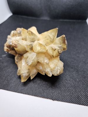 dogs tooth cluster specimen