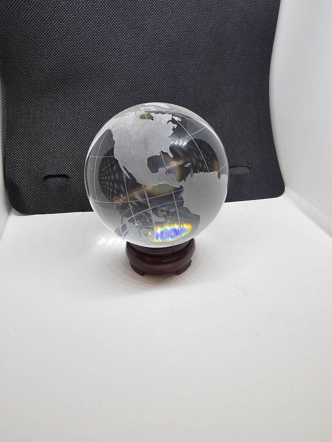 LEAD QUARTZ GLOBE B
