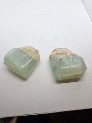 Caribbean calcite medium heart