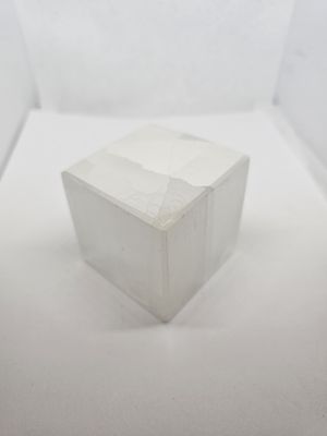 selenite cube optical 60mm