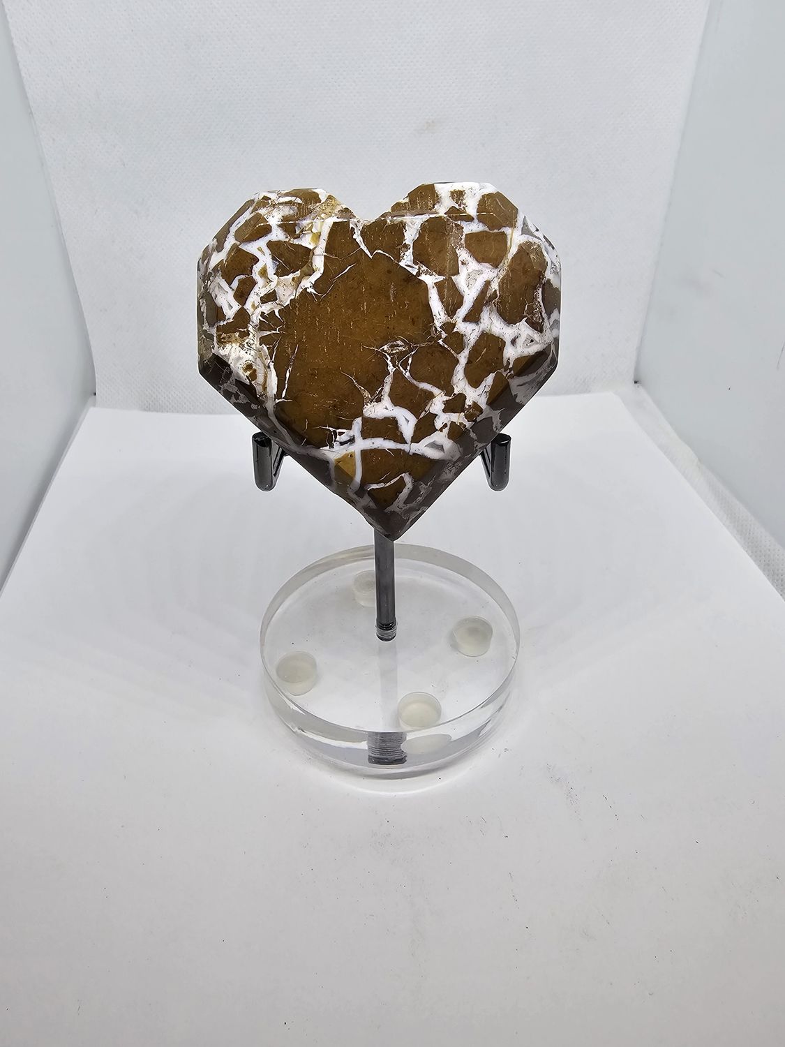 BRACCIATED MOOKITE HEART W/STAND