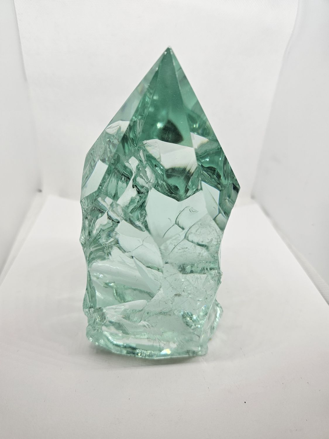 volcano ash glass point light blue/green