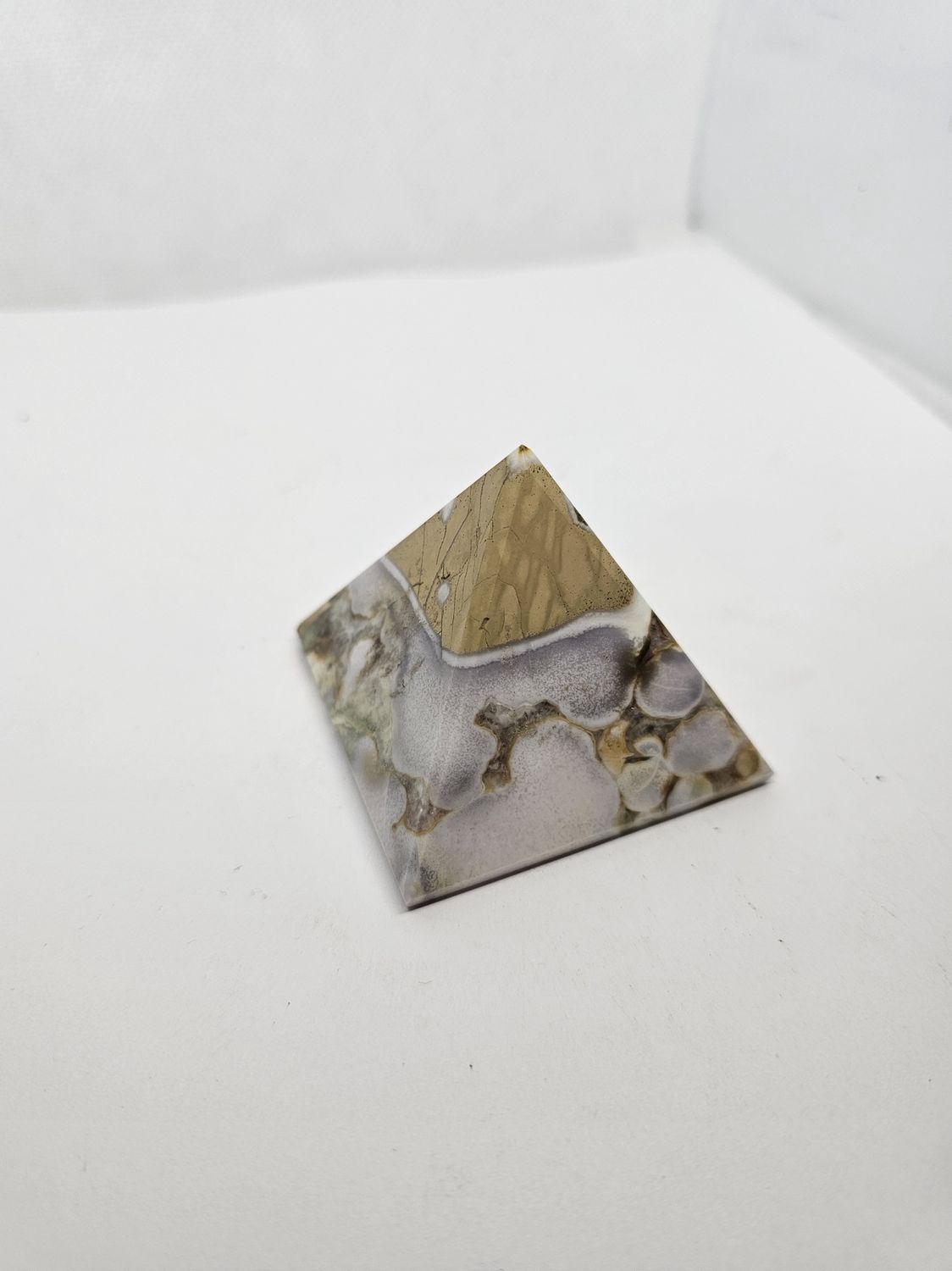 tan jasper lace agate pyramid