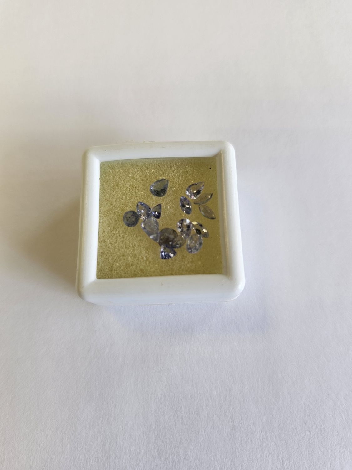 1.8ct Natural Tanzanite Gems