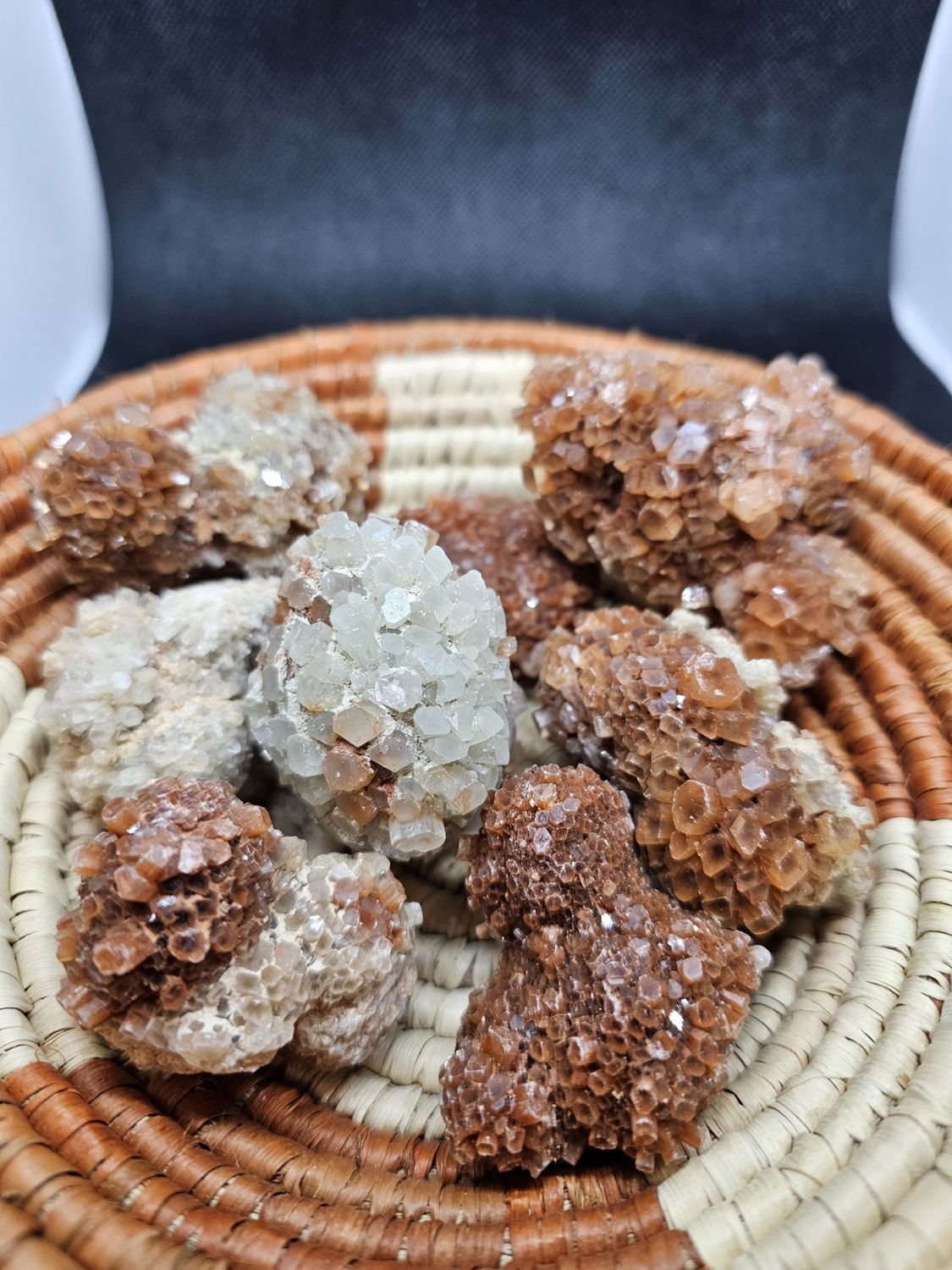Aragonite star clusters
