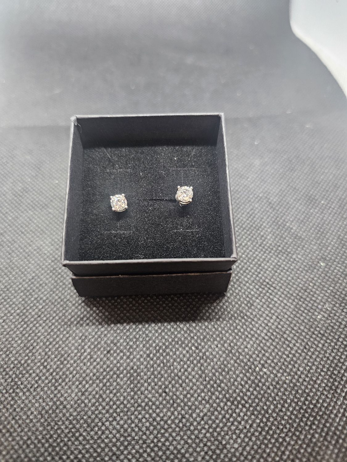 lab diamond simulant small round 925 earrings